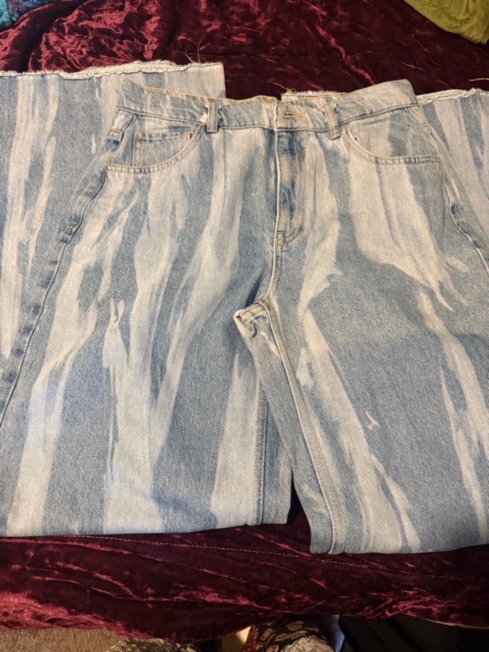 Women Light Wash Jeans - Bleached Pattern size 29 new without tags